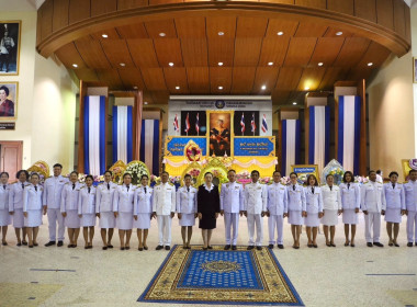 เข้าร่วมประกอบพิธีวางพวงมาลาถวายราชสักการะ ... พารามิเตอร์รูปภาพ 3