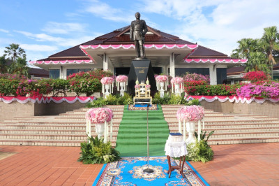 ร่วมงาน “วันเกิดมาต้องตอบแทนบุญคุณแผ่นดิน” พารามิเตอร์รูปภาพ 1
