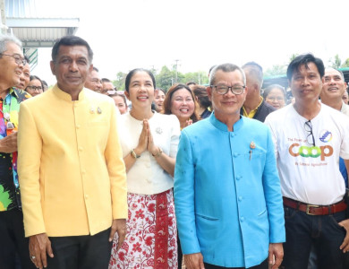 พิธีทำบุญตักบาตรเนื่องในวันคล้ายวันก่อตั้งสหกรณ์และพิธีเปิดป้ายอาคารศูนย์รวบรวมผลิตภัณฑ์ทางการเกษตร ณ สหกรณ์การเกษตรควนเนียง จำกัด ... พารามิเตอร์รูปภาพ 1