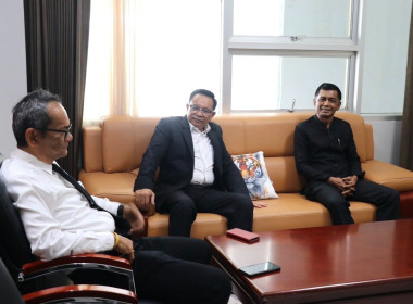 ร่วมมอบใบสำคัญจดทะเบียนสหกรณ์เครดิตยูเนี่ยนเทศบาลเมืองเขารูปช้าง จำกัด ... พารามิเตอร์รูปภาพ 1