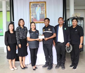 มอบเช็คเงินชดเชยดอกเบี้ยเงินกู้ให้สมาชิกสหกรณ์/กลุ่มเกษตรกรที่ประสบอุทกภัยภาคใต้ ปี 2567 จังหวัดสงขลา ... พารามิเตอร์รูปภาพ 1