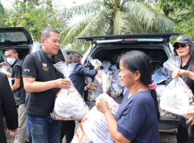 ร่วมมอบถุงยังชีพ ผู้ประสบภัยน้ำท่วมในพื้นที่ อำเภอระโนด ... พารามิเตอร์รูปภาพ 10
