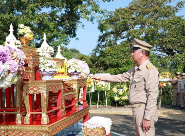 เข้าร่วมพิธีวางพวงมาลาถวายราชสักการะพระอนุสาวรีย์ ... พารามิเตอร์รูปภาพ 2