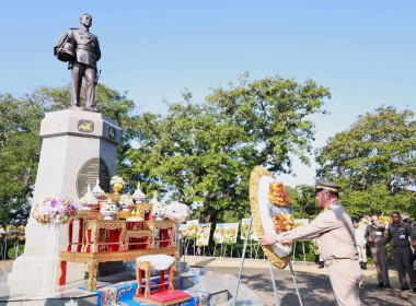 เข้าร่วมพิธีวางพวงมาลาถวายราชสักการะพระอนุสาวรีย์ ... พารามิเตอร์รูปภาพ 3