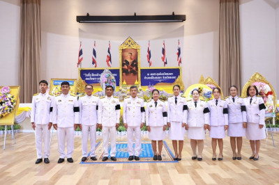 ร่วมประกอบพิธีวางพวงมาลาถวายราชสักการะ ... พารามิเตอร์รูปภาพ 1