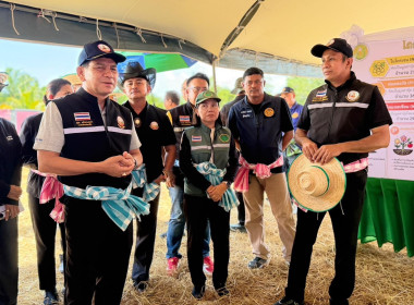 ร่วมเป็นเกียรติในพิธีเปิดงานโครงการ "รณรงค์ไถกลบตอซัง ... พารามิเตอร์รูปภาพ 6