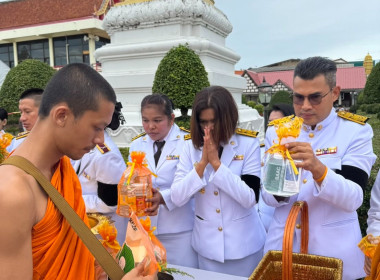 เข้าร่วมพิธีเจริญพระพุทธมนต์และทำบุญตักบาตรพระสงฆ์ 100 รูป ... พารามิเตอร์รูปภาพ 6