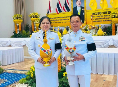 ร่วมพิธีถวายเครื่องราชสักการะและจุดเทียนถวายพระพรชัยมงคล ... พารามิเตอร์รูปภาพ 2