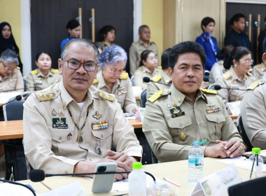 เข้าร่วมประชุมคณะกรมการจังหวัด หัวหน้าส่วนราชการ นายอำเภอ ... พารามิเตอร์รูปภาพ 6